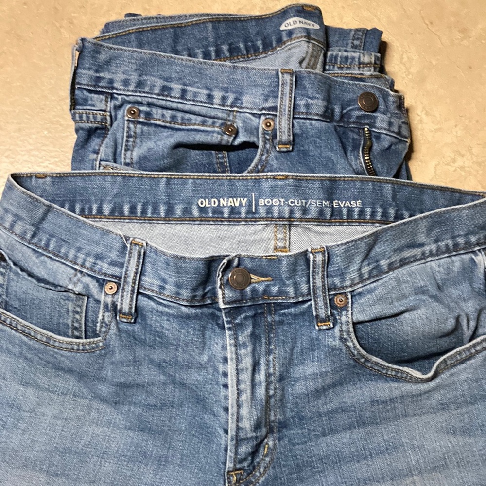 Men’s Old Navy Boot-Cut Jeans                          Size 32 X 32